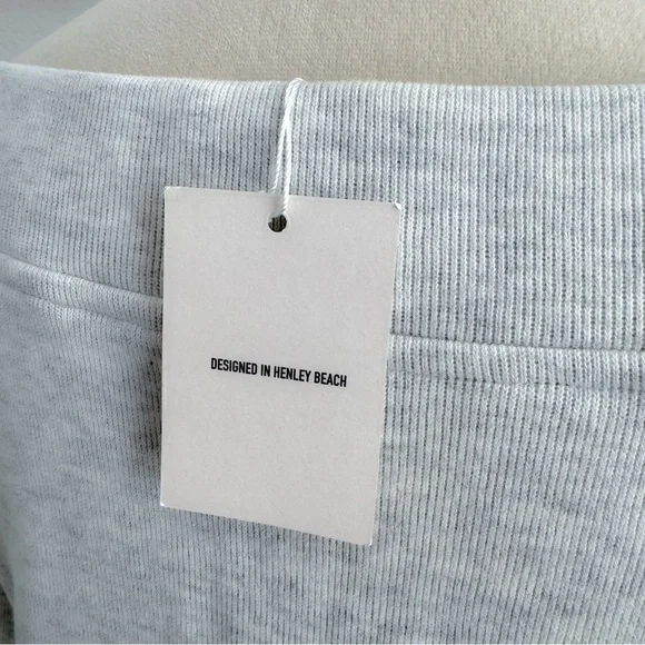 Old Sport Off The Shoulder Sweatshirt Dress
Loungewear Gray - Picture 9 of 14